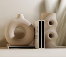 minimalist-modern-vases-books-arrangement